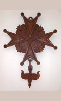 Huguenot Cross - Design: Loquai - Wooden cross